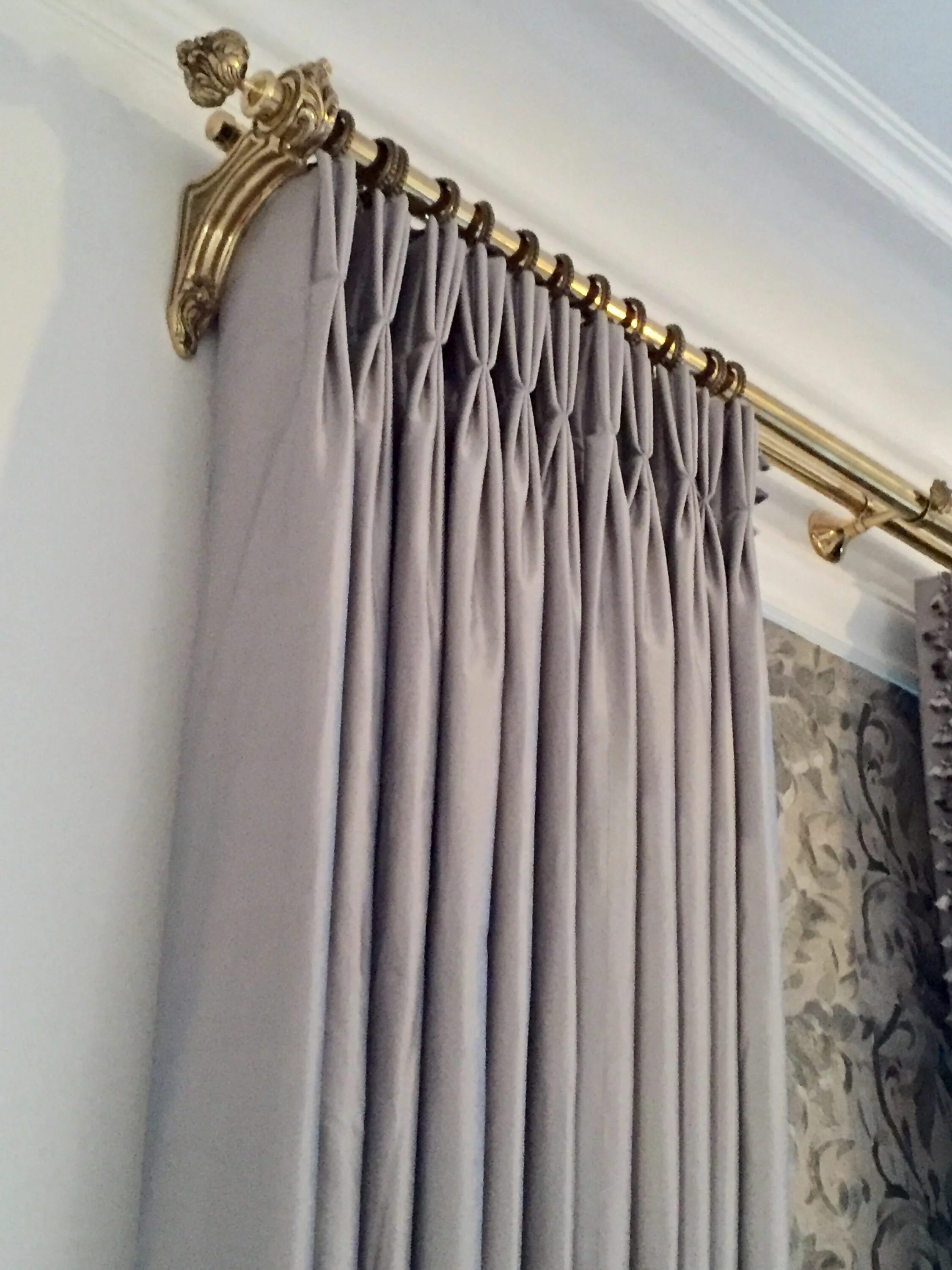 Карниз со шторами фото Alegni Design Interiors - Utebelysning - Inredningar och belysning Curtain decor