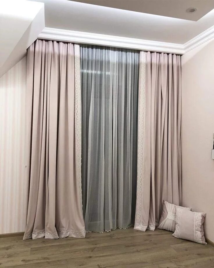 Карниз в гостиную современные фото Pin on Curtains&Blinds Curtain decor, Curtains with blinds, Drapes curtains