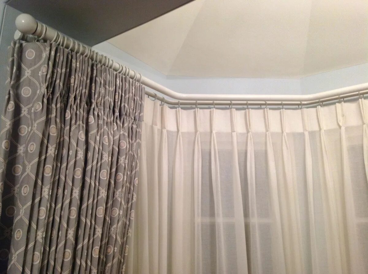 Карниз в комнату фото Antenor Bay Pole.JPG 1,200 × 896 pixels Curtains, Curtains with blinds, Bay wind