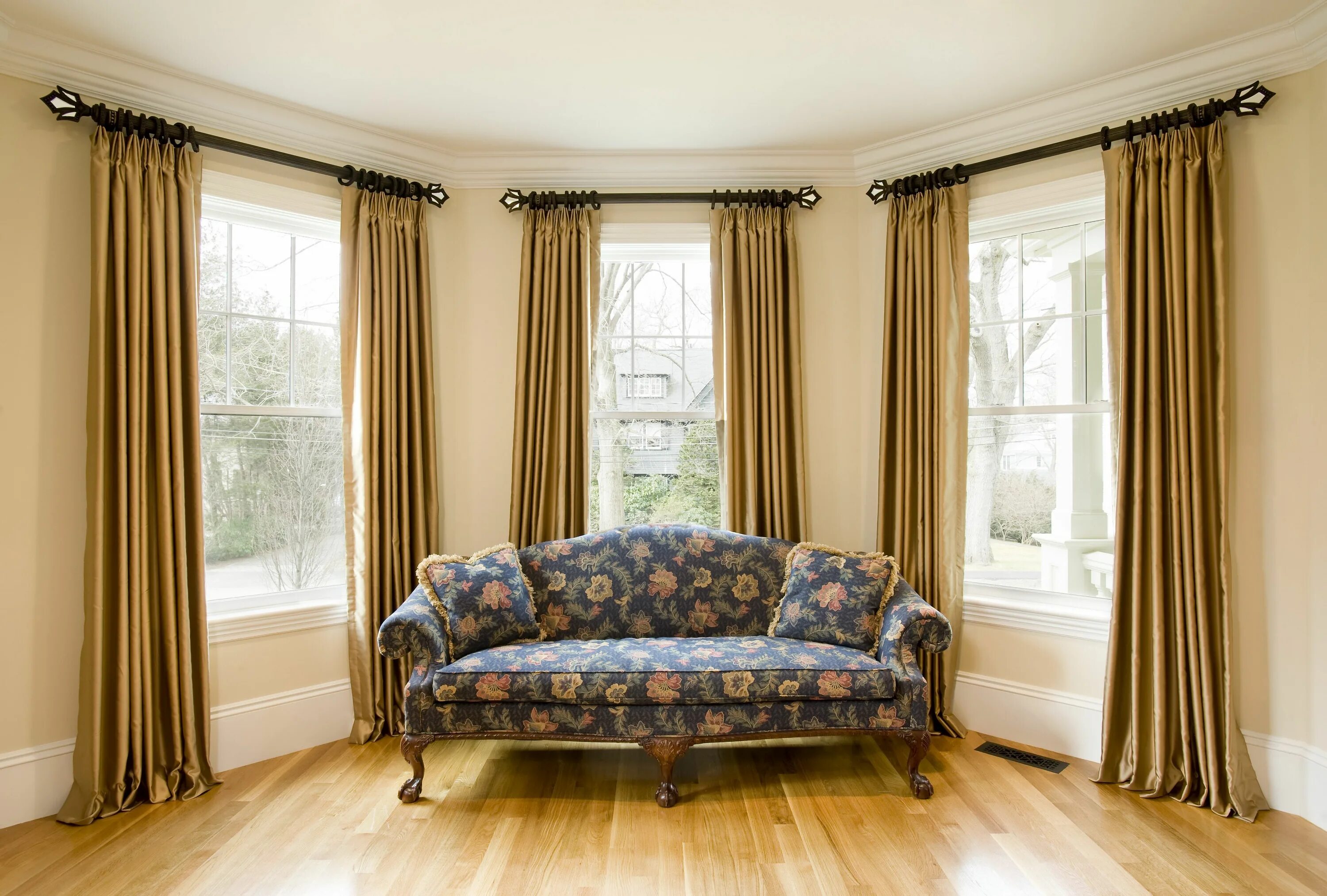 Карнизы на окна для штор фото Luxury custom curtains are our specialty. We manufacture all of curtains right h