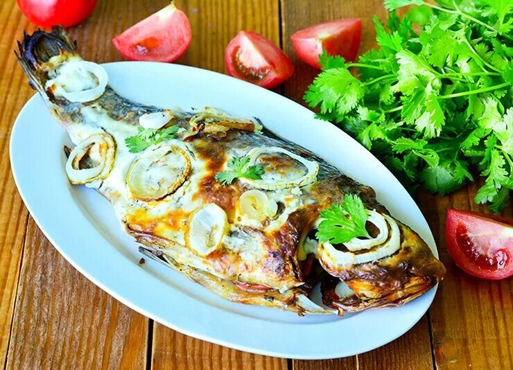 Карп в сметане рецепт с фото До чего вкусен и нежен карась запеченный в смеси сметаны и молока в духовке! Кос