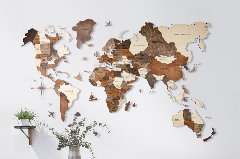 Карта дерево фото The first-ever 3D Wooden World Map to chart your travels - Yanko Design