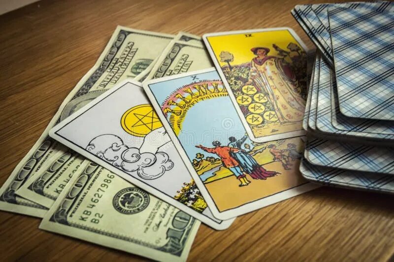 Карта таро на деньги фото на телефон Money and Tarot stock image. Image of psychic, business - 64245001