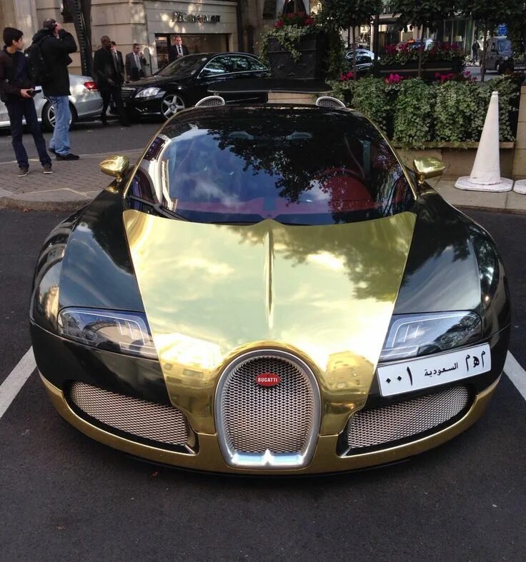 Картье бугатти сейчас как выглядит фото 2024 Golden Bugatti Veyron Grand Sport From Saudi Arabia Bugatti veyron, Veyron, Buga