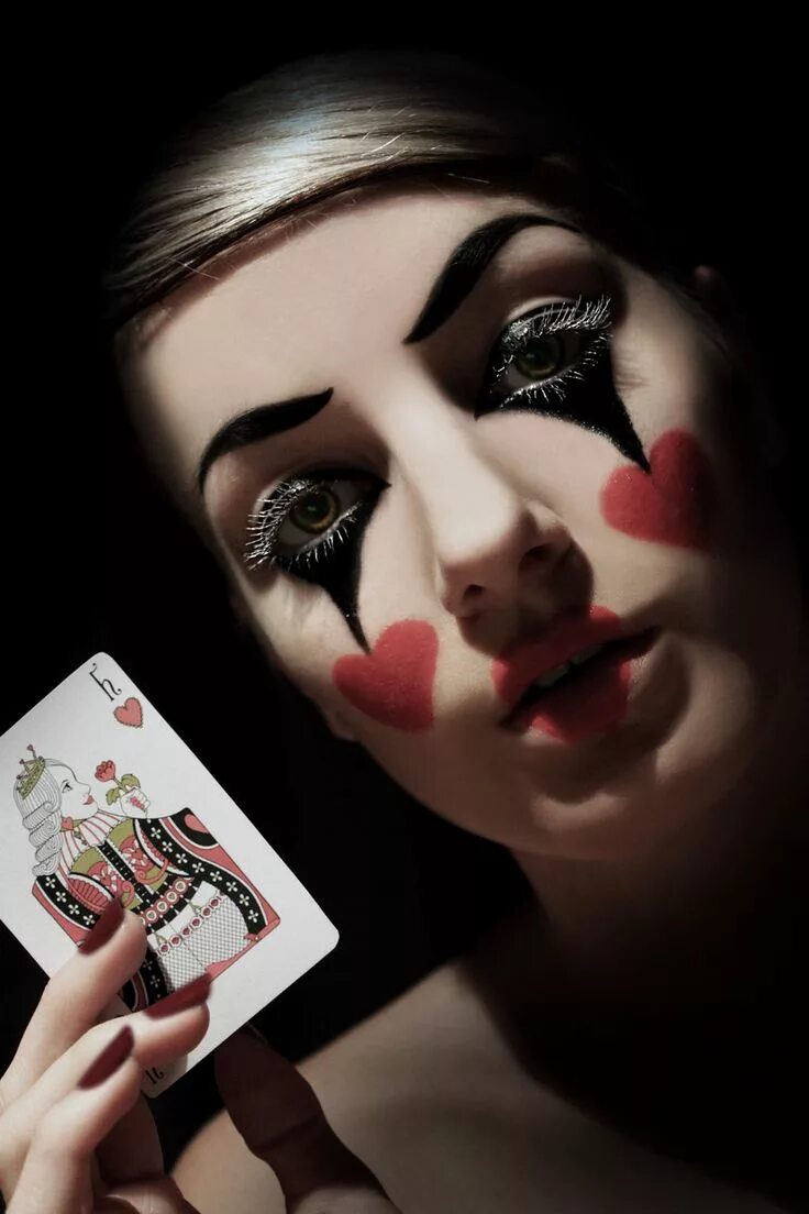 Карти макияж Queen of hearts makeup, Queen of hearts costume, Queen of hearts card