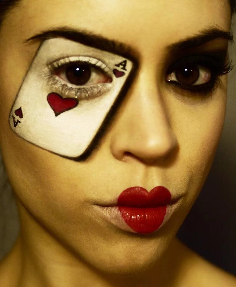 Карти макияж queen of hearts makeup - Sök på Google Queen of hearts makeup, Halloween costume