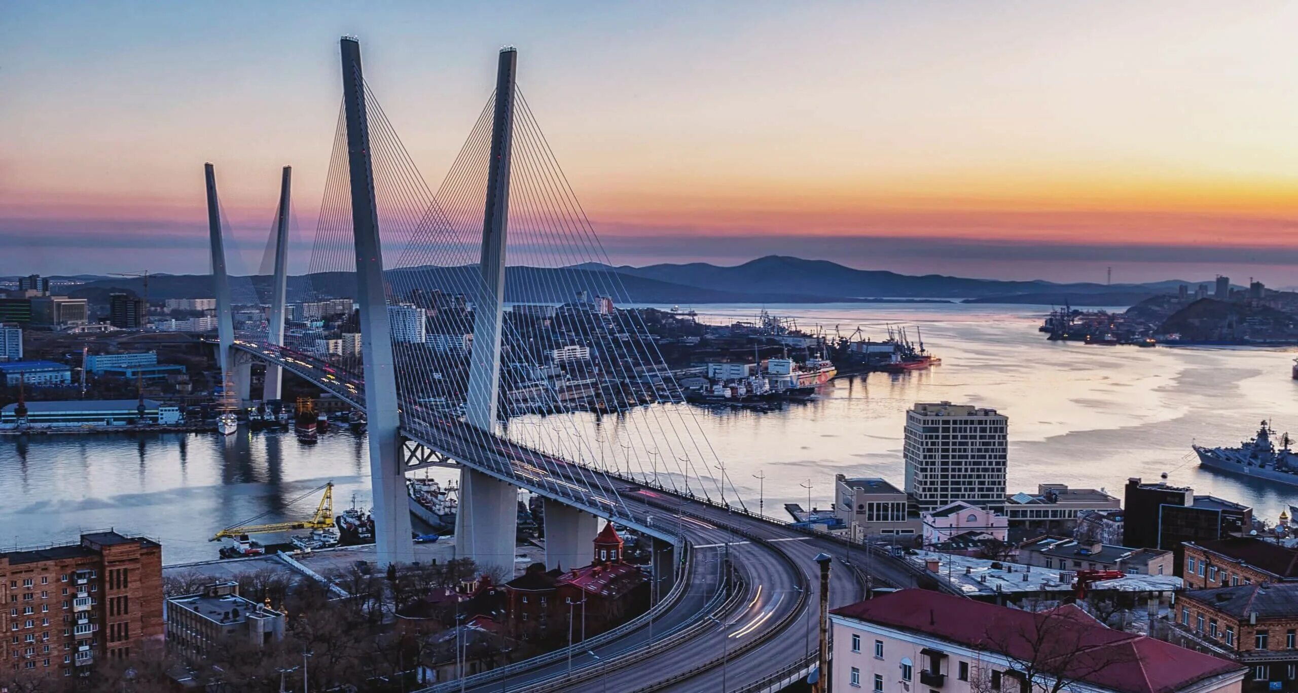 Картина по фото владивосток Cargo transportations via port of Vladivostok