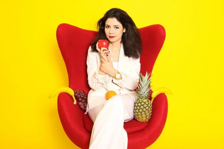 Картинка фото марина We Draped Marina And The Diamonds In Fruit And Talked About "Froot" Marina and t