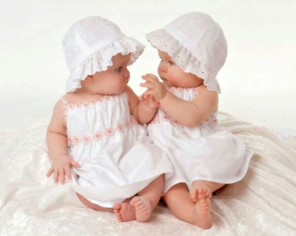 Картинка с днем рождения близняшек женщин Pin by Beth Ash on Too cute! Twin baby girls, Cute twins, Congratulations baby g