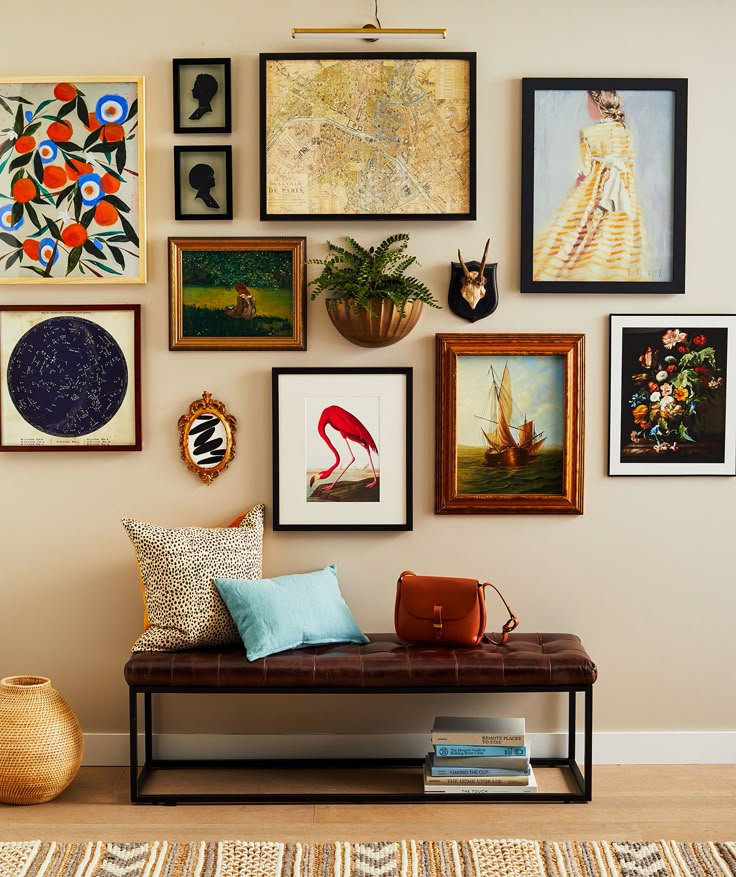 Картинки для интерьера на стену 7 Smart Strategies for Creating a Stylish Gallery Wall Gallery wall living room,