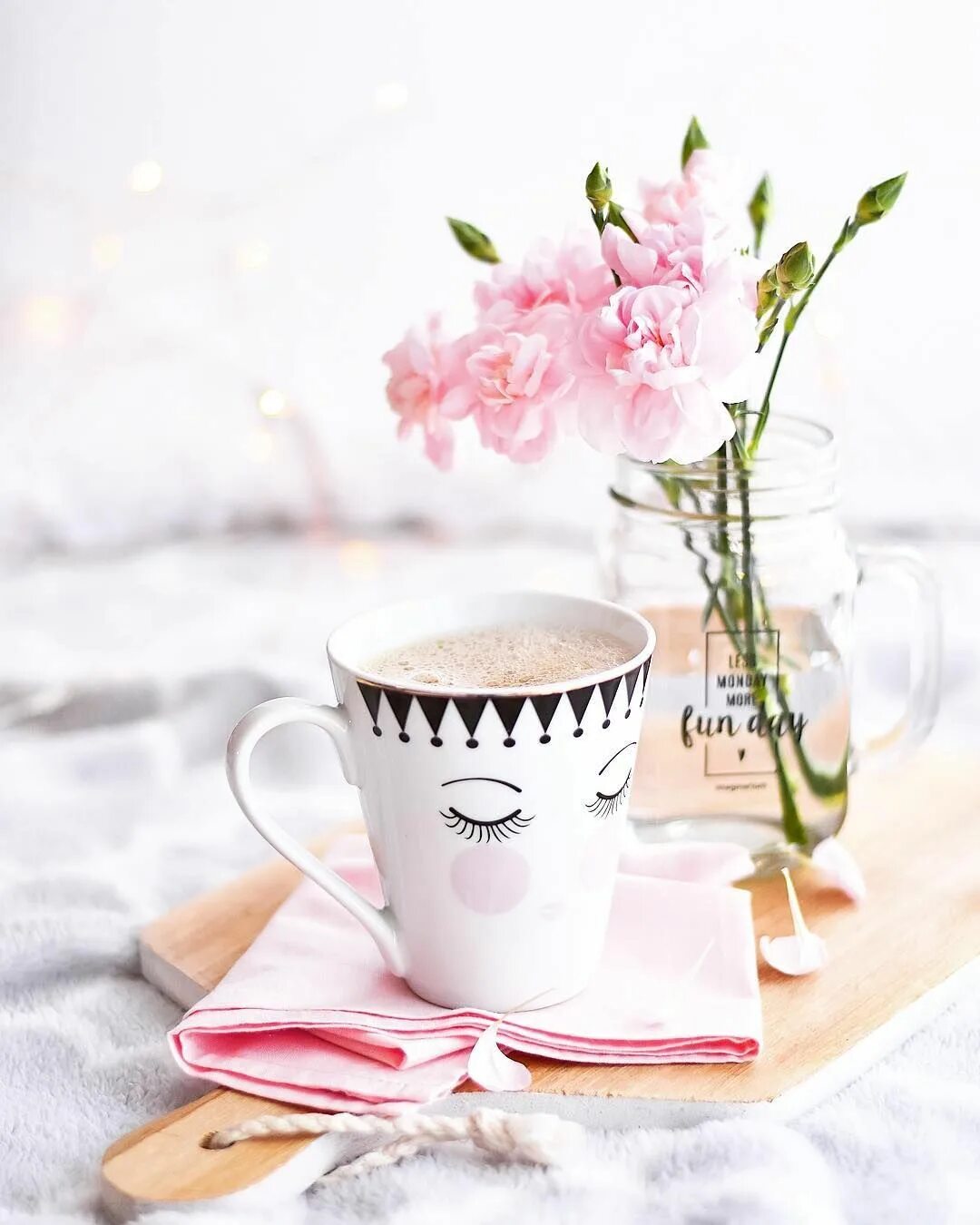 Картинки доброе утро новые стильные красивые необычные L’image contient peut-être : tasse de café et boisson Café da manhã romântico, F