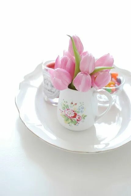 Картинки доброе утро позитивные с пожеланиями Spring is almost here ... Imágenes con frases de buenos días, Arreglos florales,