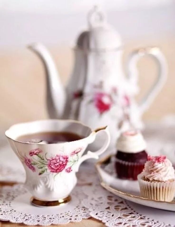 Картинки доброе утро с красивыми чашками Surround yourself with beauty... Tea pots, Tea, Tea cups