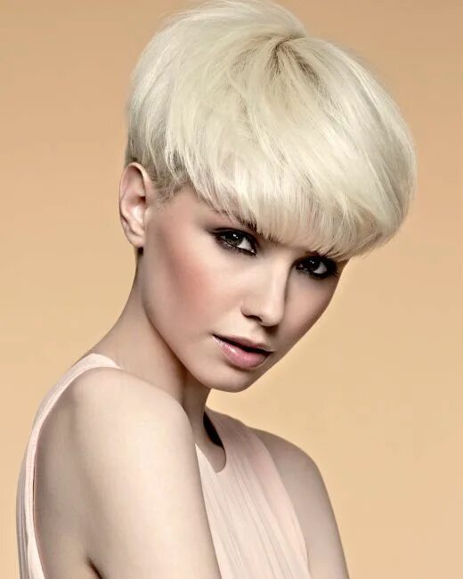 Картинки коротких причесок Tagli capelli donne: le tendenze moda capelli- myBeauty Short hair styles, Short