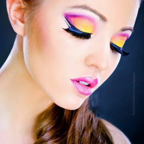 Картинки макияжа Hot Women - theCHIVE Bright eye makeup, Eye makeup, Makeup