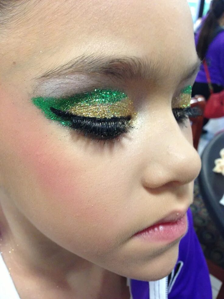 Картинки макияжа для 10 лет Pin on Cheer Cheer makeup, Dance makeup, Eye makeup