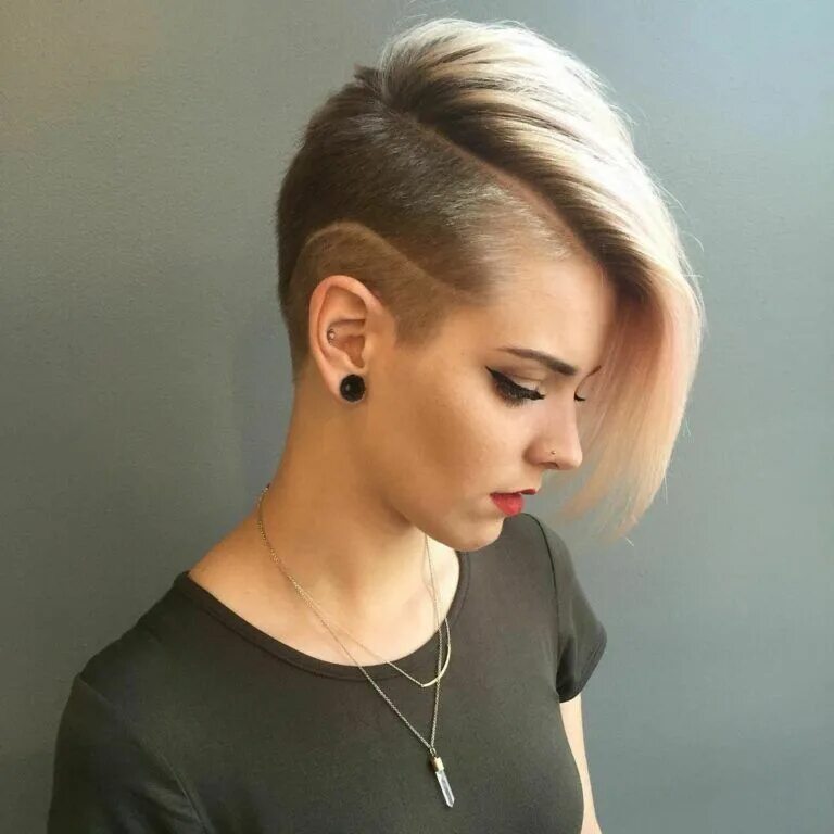 Картинки модные женские стрижки 35 Trendiest Shaved Hairstyles for Women in 2024 Half shaved hair, Short shaved 