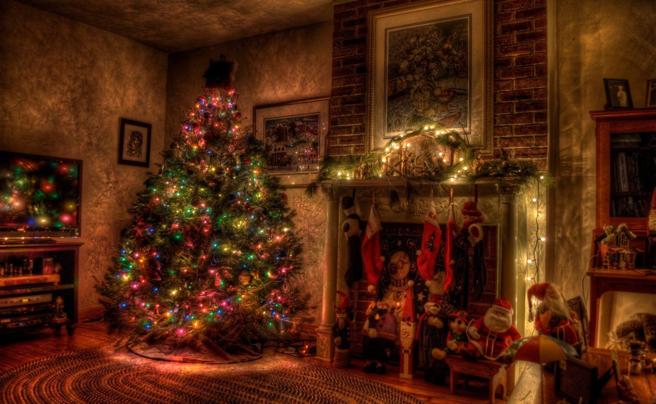 Картинки на новый год покажи whatsapp Wallpaper : tree, Christmas, holiday, garland, fireplace, toys, stockings 2560x1