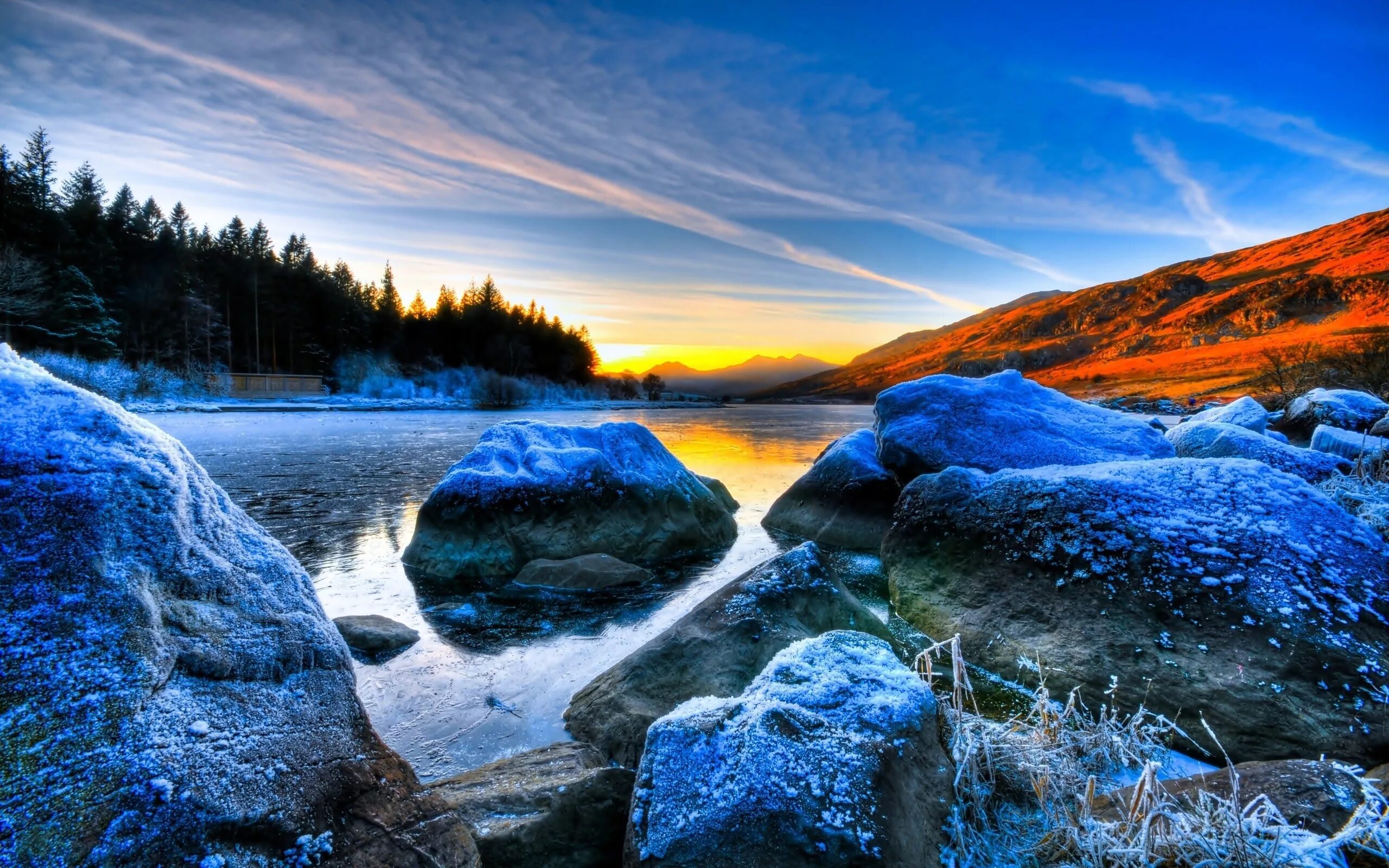 Картинки на телефон фото природы Cold river in spring Desktop wallpapers 640x960