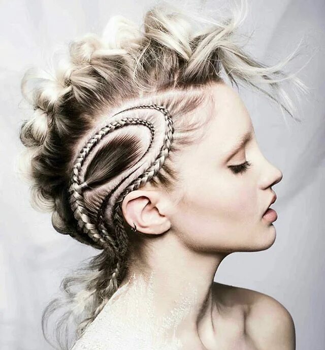 Картинки прически behindthechair.com on Instagram: "* Undercut Sculpture + Braid :) ... by @hayley