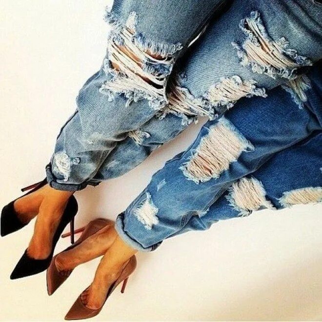 Картинки с рваной одеждой тренд DIY-Tutorial: SO kannst du eine Destroyed-Jeans selber machen Destroyed jeans se