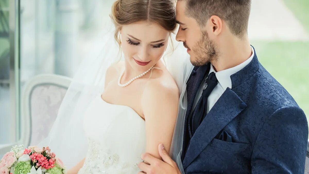 Картинки свадьба 2024 Wedding gift debate: Do you owe the bride and groom something if you aren’t atte