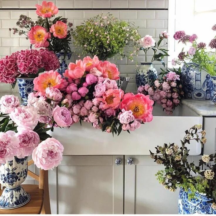 Картинки цветов в интерьере David M. Handy Events, Inc. on Instagram: "Tuesday floral vibes via @palomacontr