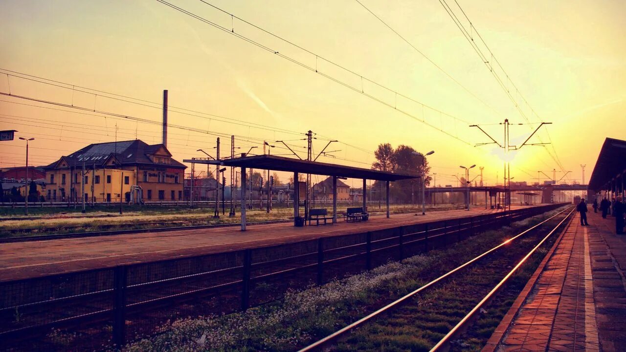 Картинки железнодорожная станция лая 3 фото Wallpaper railway station, sky, building hd, picture, image