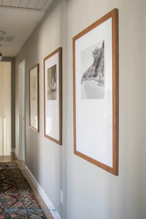 Картины на стене в прихожей фото 10 популярных идей на тему "upstairs hallway photos" для вдохновения
