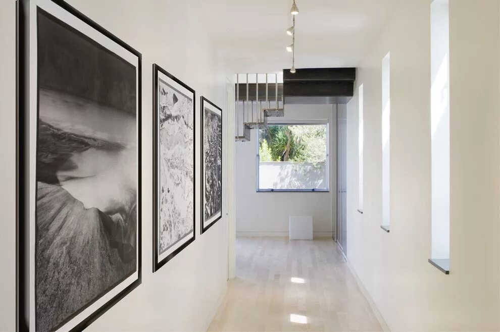 Картины на стене в прихожей фото Beard-Chu - modern - hall - san francisco - John Lum Architecture, Inc. AIA Narr