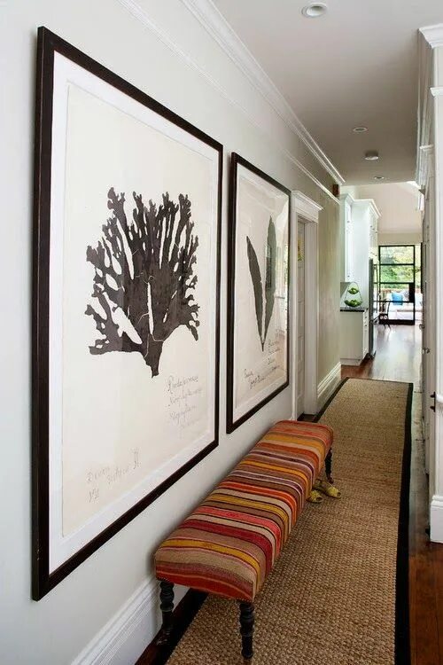 Картины на стене в прихожей фото 10 Easy tips to make your hallway look bigger Narrow hallway decorating, Hallway
