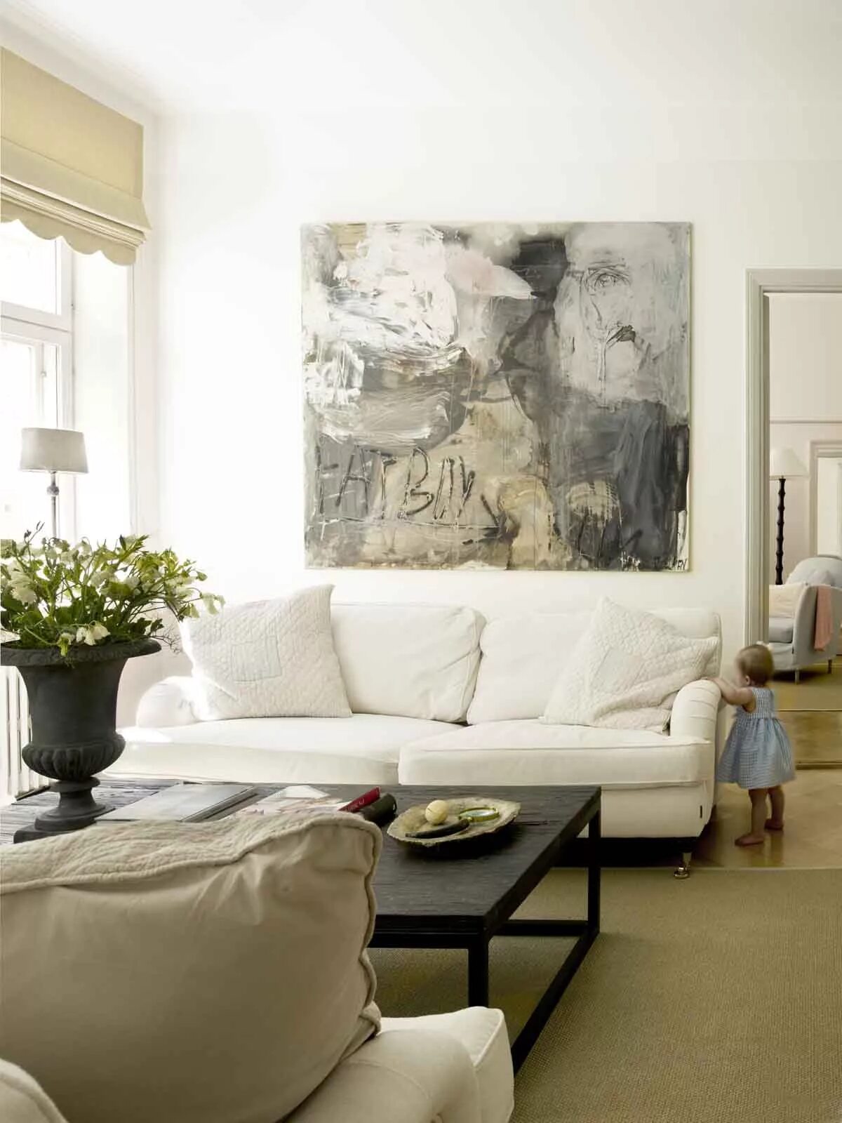 Картины в интерьер светлых тонов House interior, Interior, Room design