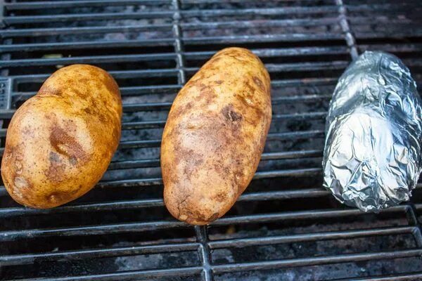 Картофель гриль фото Grilled Baked Potatoes: A Delicious Twist for Your Charcoal Grill