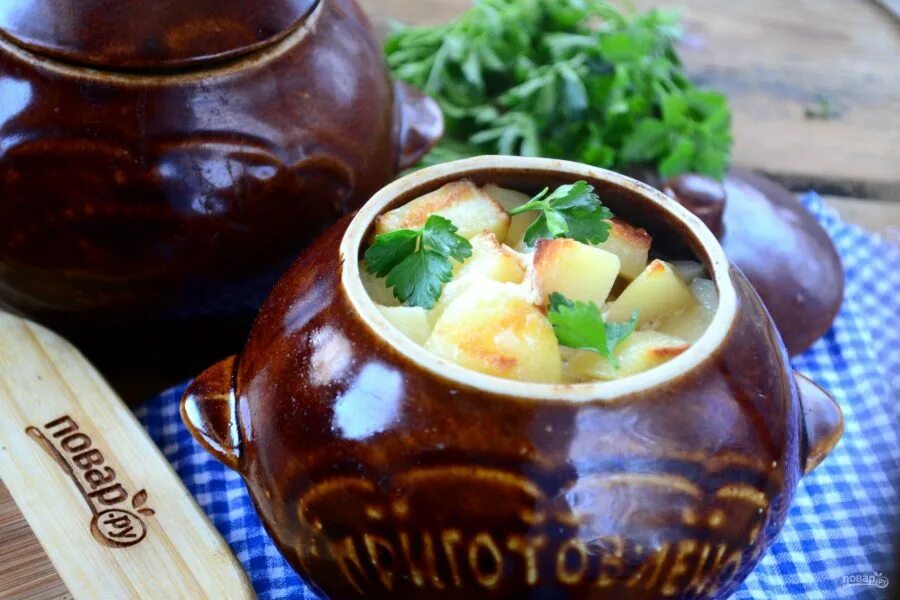 Картофель в горшочках фото Охотничьи колбаски с картофелем и шампиньонами в горшочках - пошаговый рецепт с 