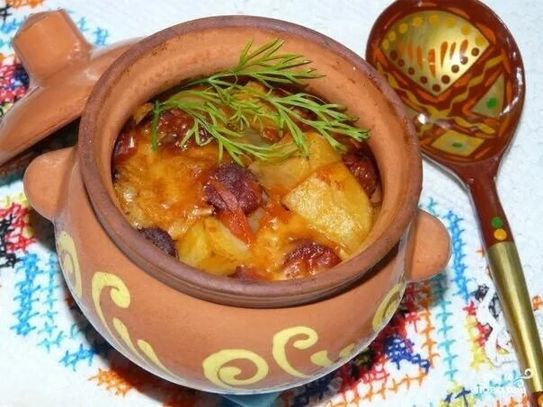 Картофель в горшочках фото Колбаски в горшочках - рецепт с фото на Повар.ру
