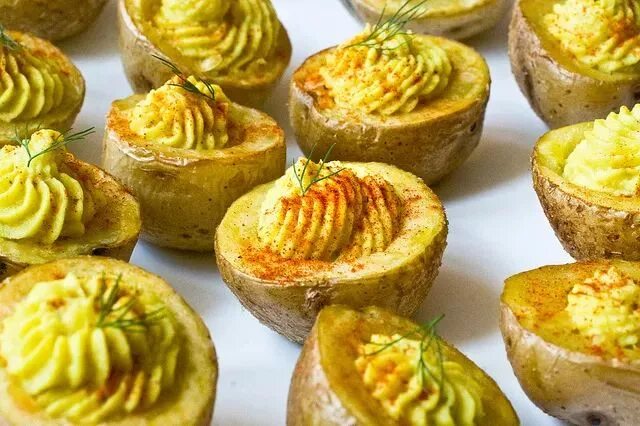 Картофельные блюда фото Vegan Easter Recipes From 'Ham' to Hot Cross Buns Vegan recipes, Vegan cooking, 
