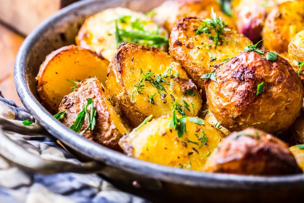 Картофельные блюда фото Как правильно пожарить вкусную картошку - Статьи на Повар.ру