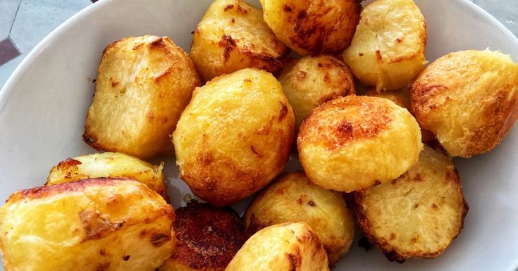 Картофельные блюда фото These Internet-Famous Crispy Potatoes Will Be The Best Side Dish You've Ever Had