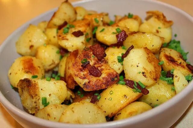 Картофельные блюда фото Roasted Boiled Potatoes Potatoe dinner recipes, Recipes, Dinner recipes