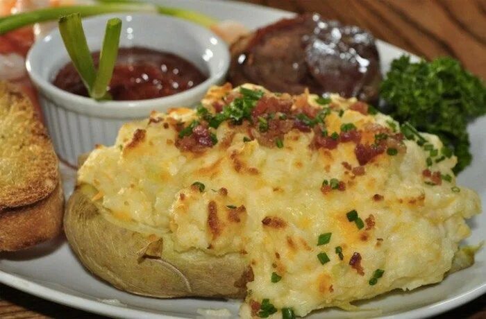 Картофельные блюда фото Печеная картошка с начинками: вкус запоминается и �... Crockpot side dishes, Rec
