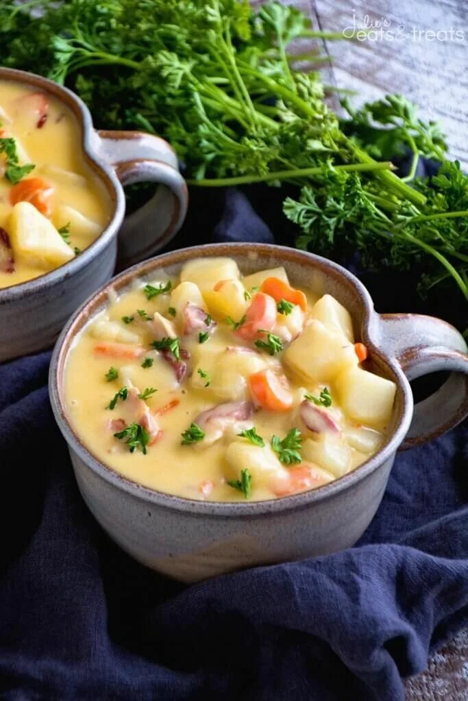 Картофельный суп рецепт с фото Cheesy Bacon Potato Soup Recipe (Julie's Eats & Treats) Soup recipes, Cheesy pot