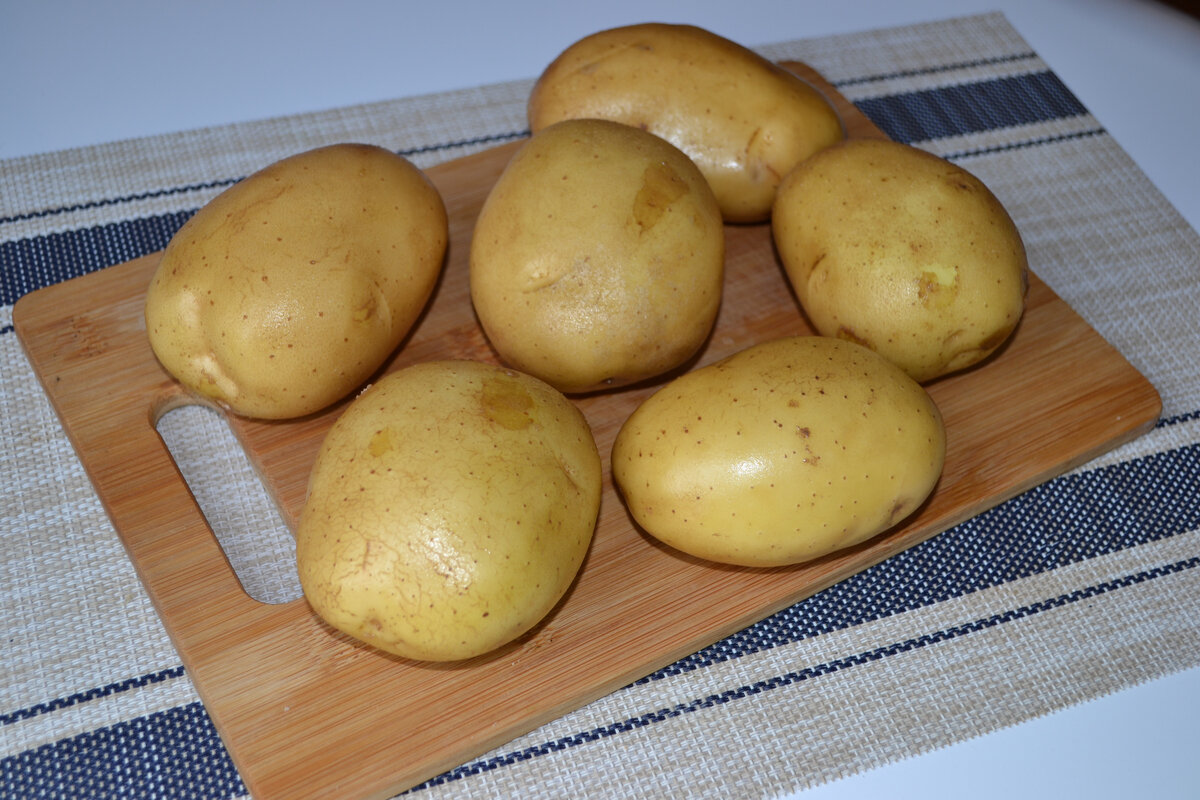 Картошка лимонка описание сорта фото Блюдо с молодым картофелем. Вкуснятина, да и только! Мои едят с большим удовольс