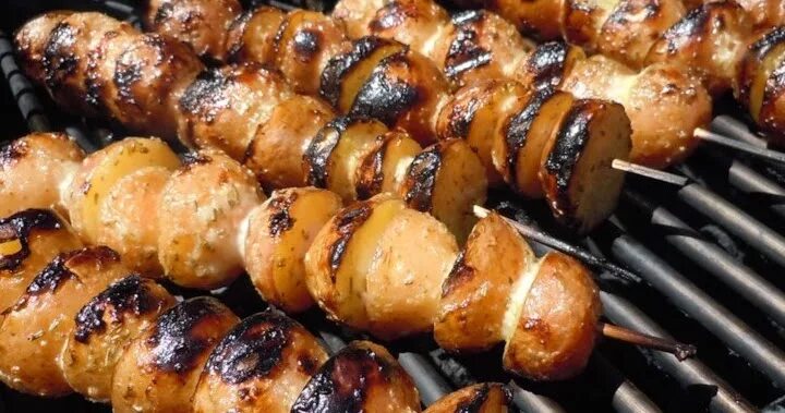 Картошка на гриле фото In the Battle: Wednesday's Weekly Recipe - Grilled New Potato Skewers