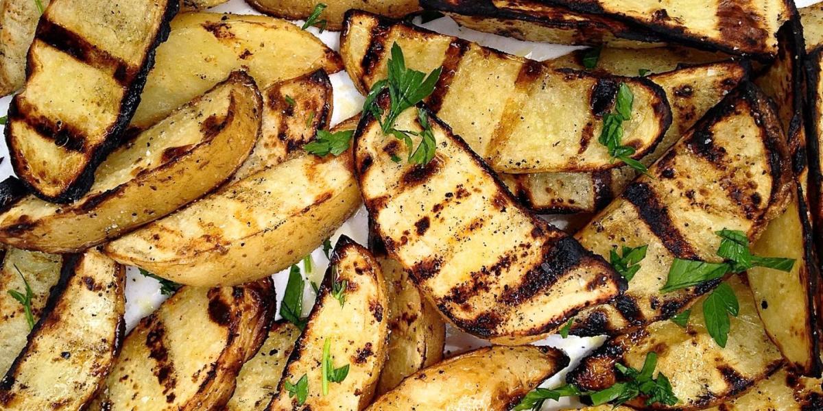 Картошка на гриле фото Grilled Potatoes, Three Ways