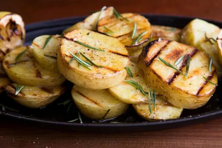 Картошка на гриле фото How to Get Perfectly Grilled Potatoes Recipe Recipe Delicious vegetables, Nutrit