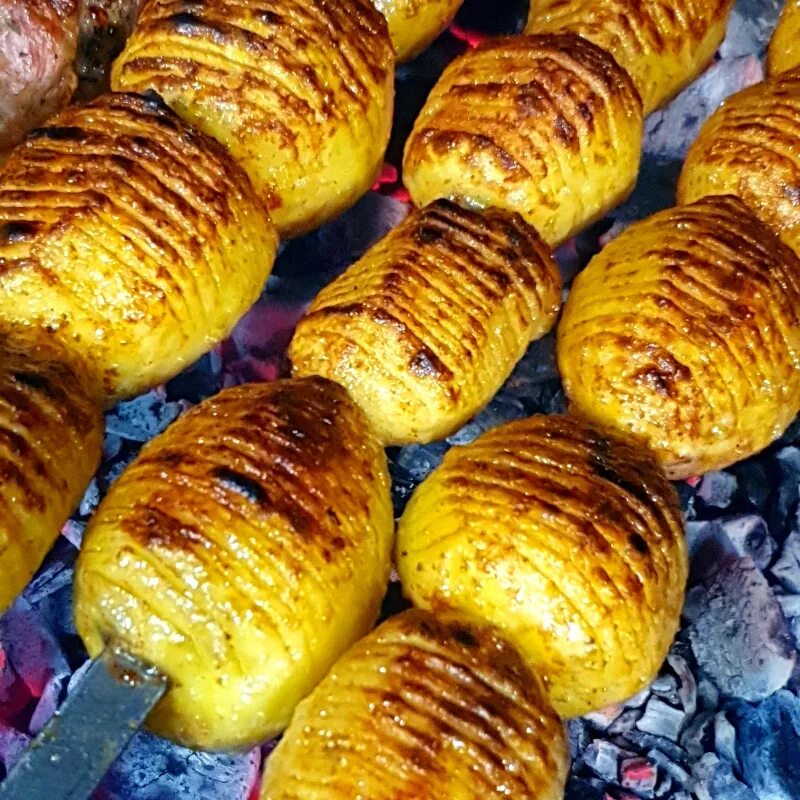 Картошка на решетке на фото Картофель на гриле