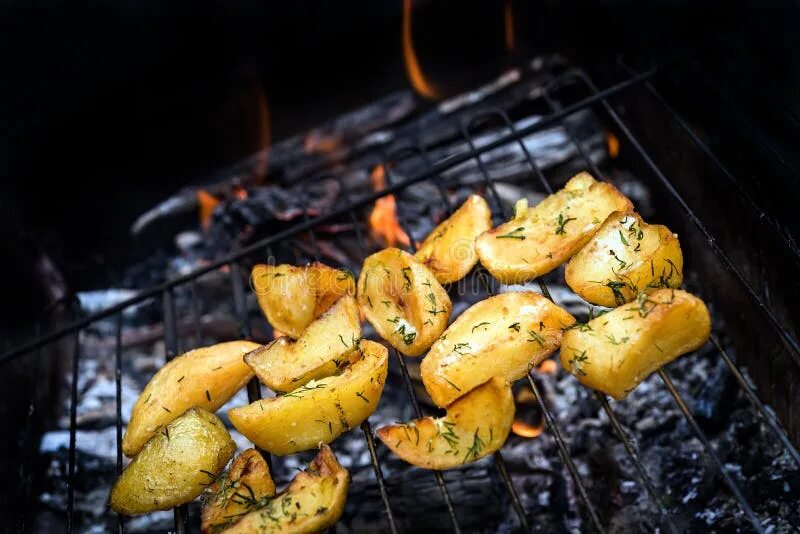 Картошка на решетке на фото 6,430 Potatos стоковые фото - бесплатные и стоковые фото RF от Dreamstime - Стра