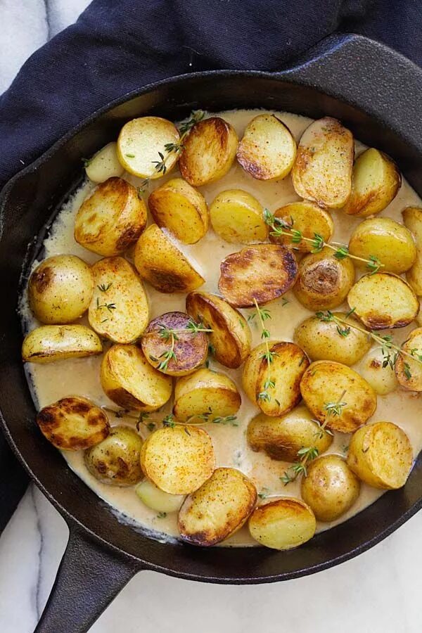 Картошка на второе рецепты с фото creamy garlic thyme potatoes Thyme recipes, Recipes, Vegetable recipes