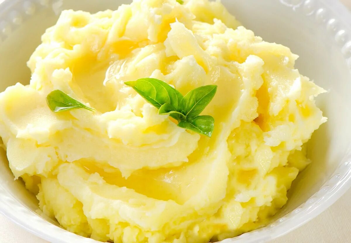 Картошка пюре фото Ingenious mum reveals no-peel, no-chop, no-boil mashed potatoes hack - Extra.ie