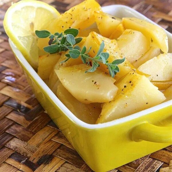 Картошка с маслом фото Crispiest Greek Lemon Potatoes Recipe (Patates Lemonates) Recipe Lemon roasted p